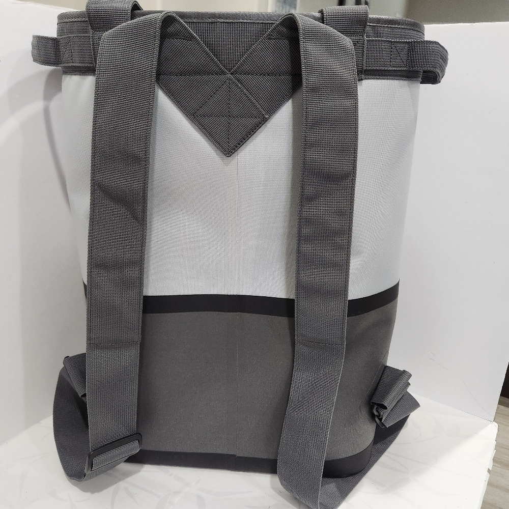 Igloo Reactor Portable 46 Can Soft Insulated Cinch Cooler Backpack Gray Tailgate - Picture 7 of 13
